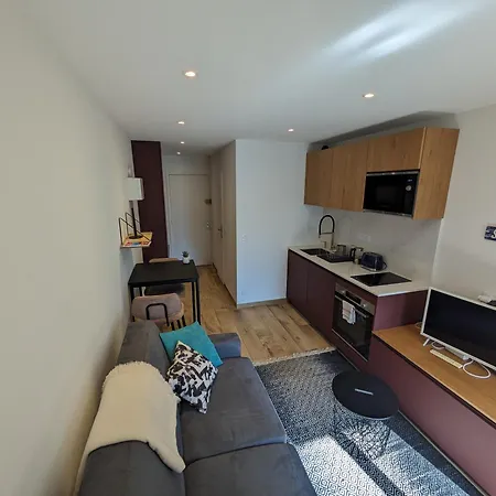 Le Sasha アパート